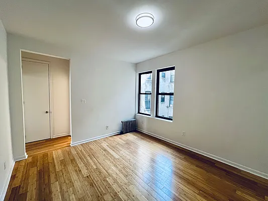 Rented by Mann Maurice A | media 17