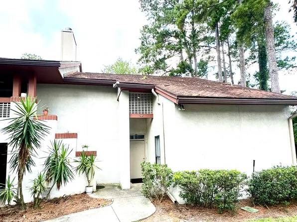 1307 Wood Hill Pl, Jacksonville, FL 32256
