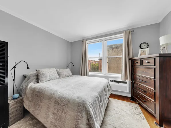 9201 Shore Road image 4 of 7