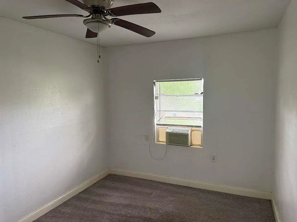 3 bed, 1.0 bath, 1100 sqft, $1,550 — Photo 4