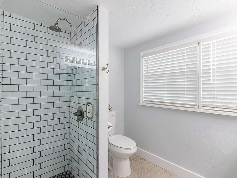 3505 Almeria Ave — Photo 20