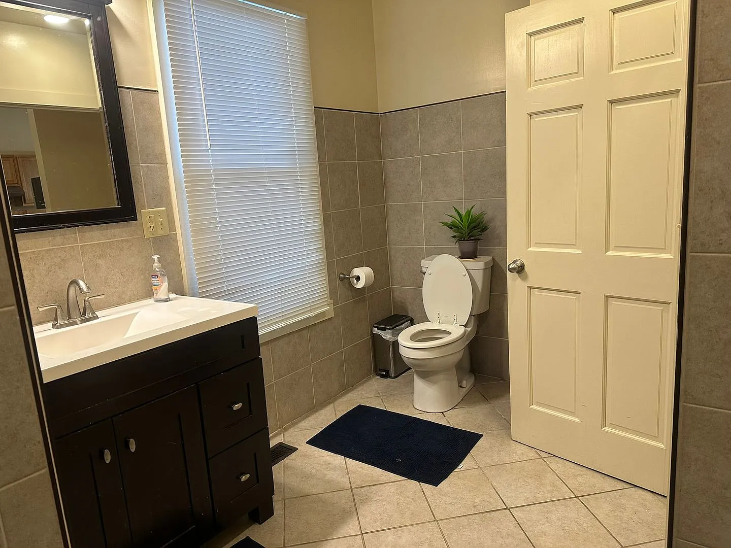 113 Comstock Place Furnished Rooms - Available 7/1/27 Or 8/1/27 — Photo 4