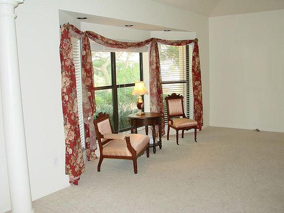 5th image of 1025 Poitras Dr