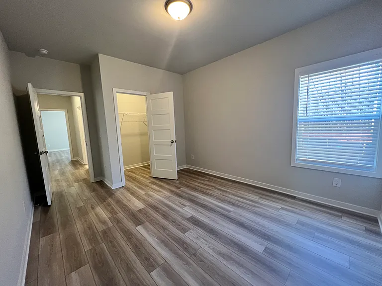 150 Rose Lake Ct — Photo 24