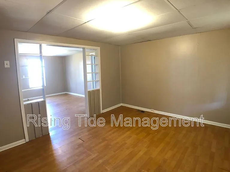 1208 Waverly St — Photo 5