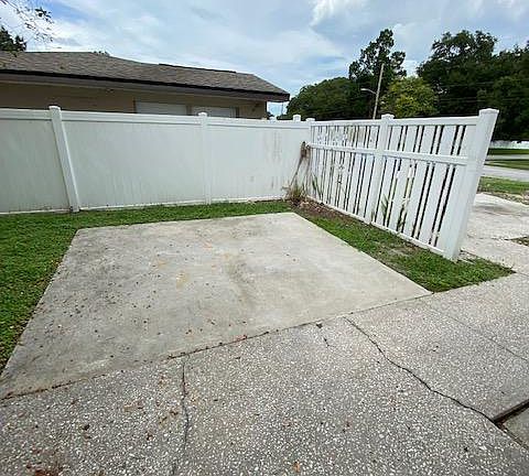 2nd image of 324 Lake Palms Dr