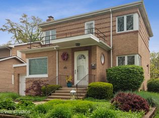 311 S Pine St, Mount Prospect, IL 60056