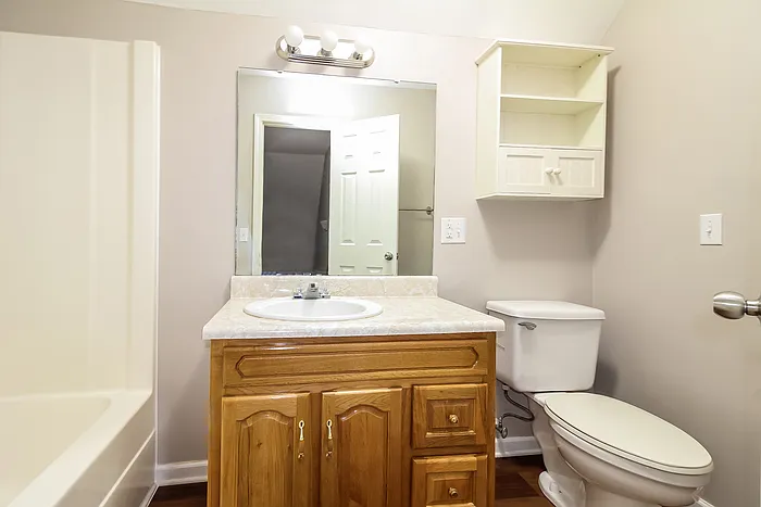 101 Luke Ct — Photo 9