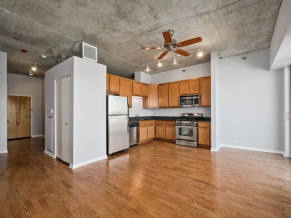 3rd image of 1122 W Catalpa Ave APT 717