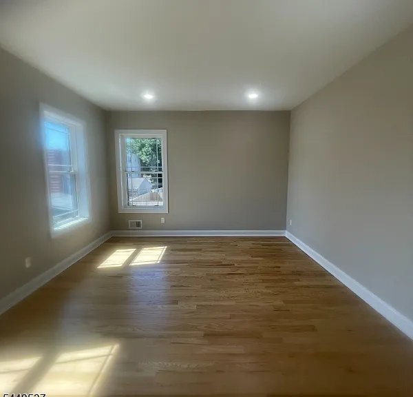 1297 Avy St — Photo 10