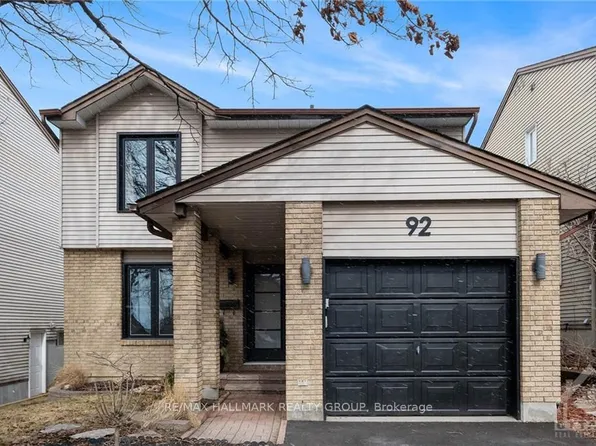 92 Gillespie Cres, Ottawa, ON K1V 0J2