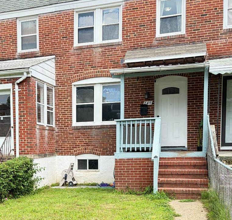 1st image of 240 W Edgevale Rd