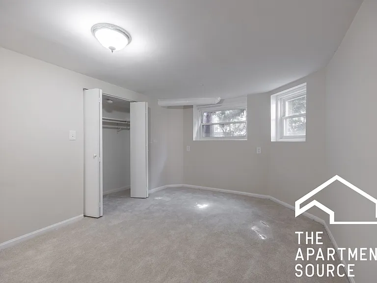 2110 N Avers Ave #G — Photo 9
