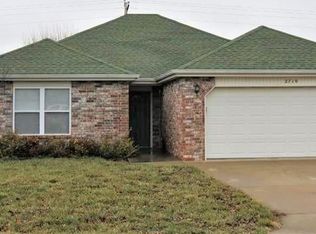 2710 S Hartford Ave, Bolivar, MO 65613