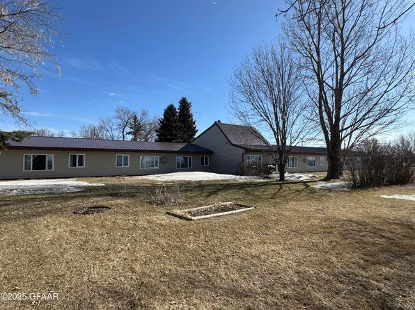 436 4th Ave, Osnabrock, ND 58269