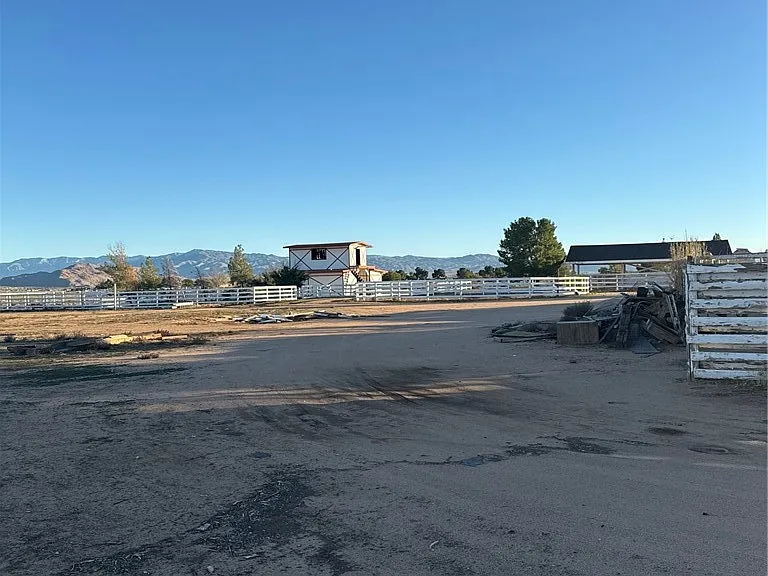 16100 Navajo Rd #2 — Photo 13