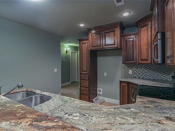 5th image of 3115 SW Warberry Ave