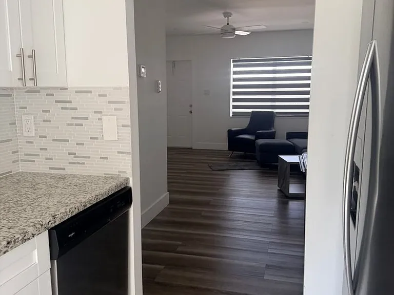 7500 NW 5th Pl #204 — Photo 9