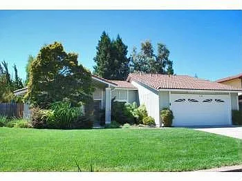 3258 Montevideo Dr photo 1