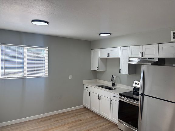 4th image of 1925 W Village Dr #4