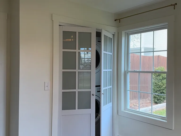 111 E College St — Photo 16