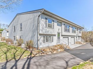 764 Sandhill Point Rd APT R, Hudson, WI 54016