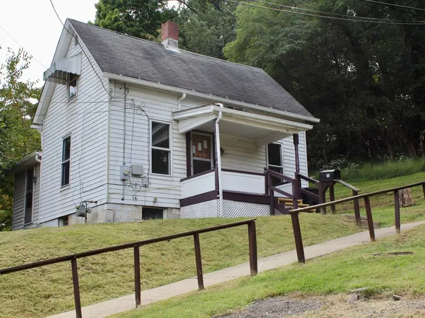 1101 Fleming St, Coraopolis, PA 15108