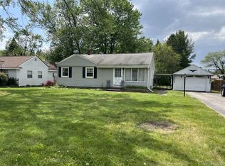 3403 Loon Lake Shores Rd, Waterford, MI 48329