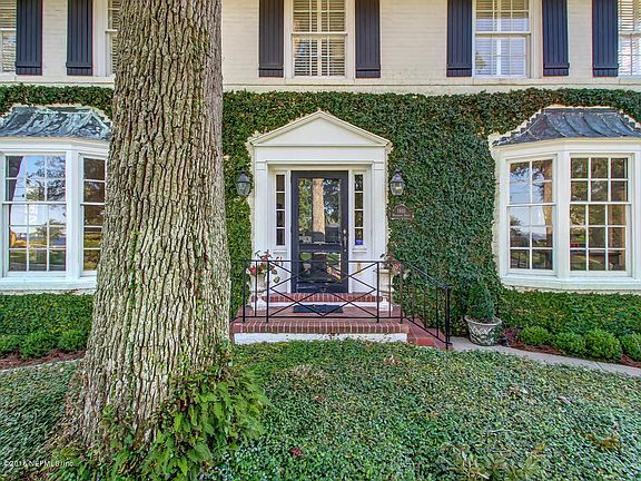 4th image of 1810 Woodmere Dr