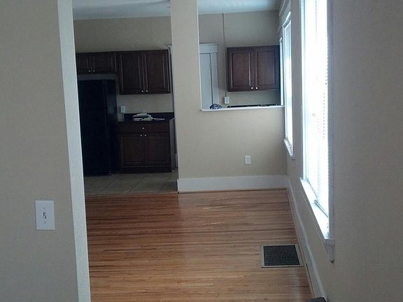 4th image of 2102 Bellevue Ave #2S