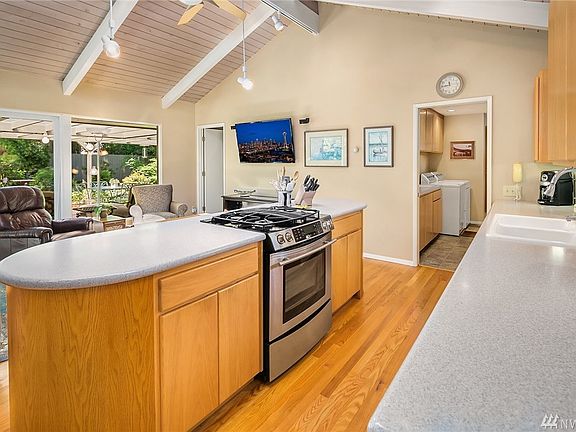 4th image of 4225 92nd Ave SE