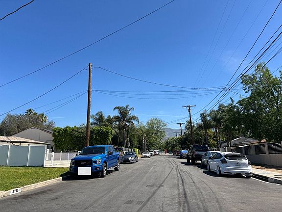 5th image of 14707 Rex St