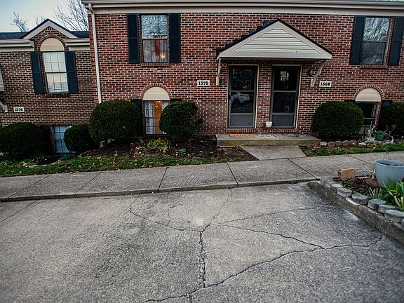 3rd image of 1372 Hartland Woods Way