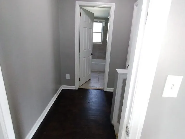 51-53 N Waverly St — Photo 5