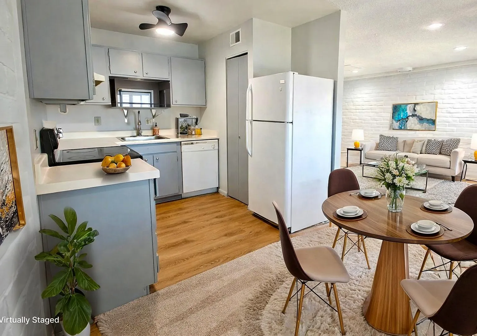 Peaceful Condo Retreat near Glendale in Denver Pet-Friendly, Reserved Covered Parking — Photo 1