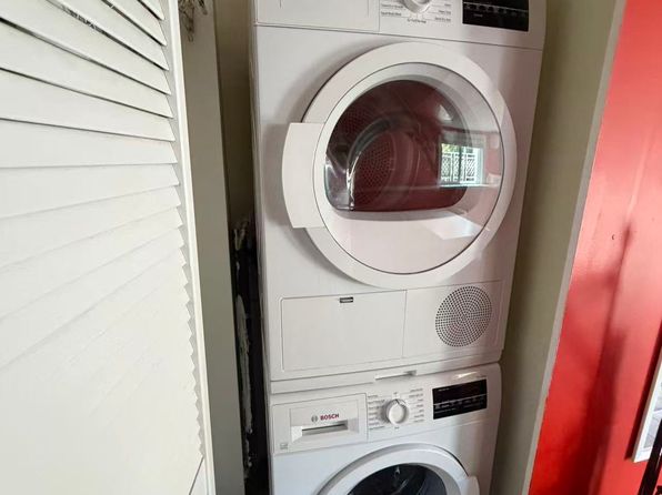 2 bedroom rental in Vancouver — photo 4