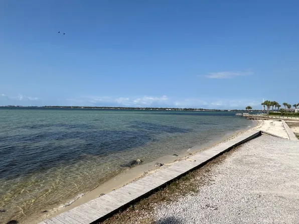 33B 5th Ave #33-B, Shalimar, FL 32579