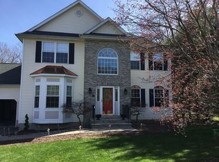 11 Anna Rose Ct, Bloomingdale, NJ 07403