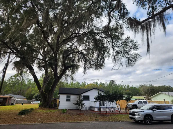 4455 Haymon Ave, Green Cove Springs, FL 32043