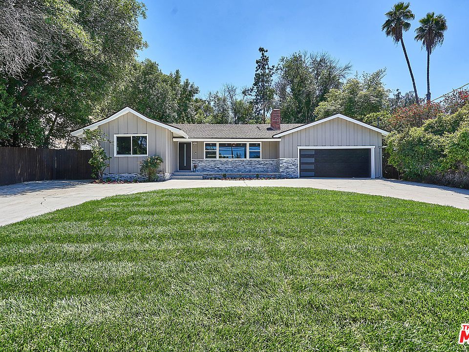 1st image of 22310 Burbank Blvd