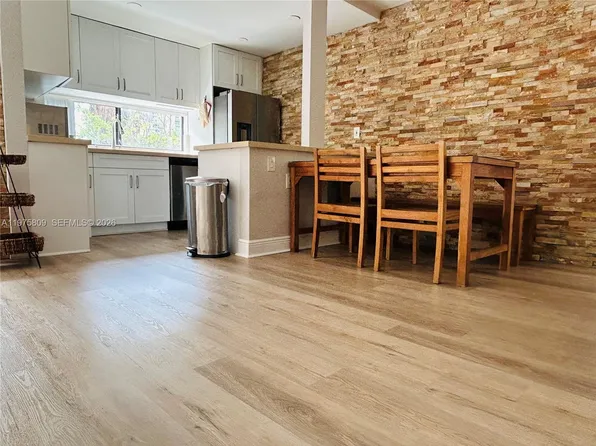 17021 N Bay Rd APT 219, Sunny Isles Beach, FL 33160