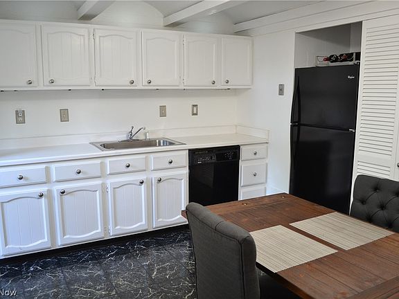 4th image of 6636 N Berkley Sq #6-G