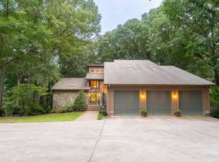 122 Paradise Cir, Townville, SC 29689