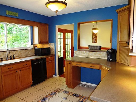 Another view of the kitchen