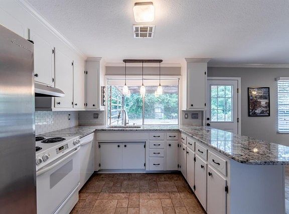 5th image of 6161 Leesway Blvd