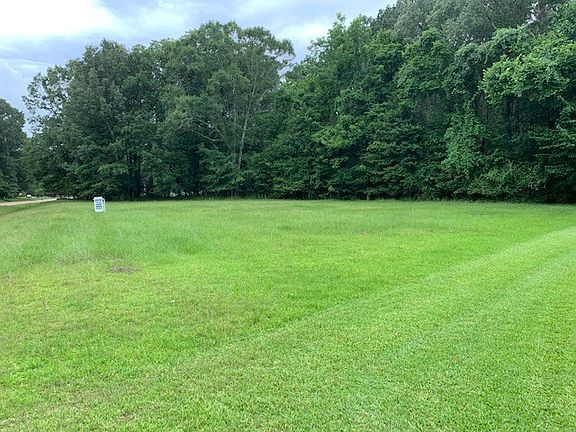 5th image of 11 Fairway Dr
