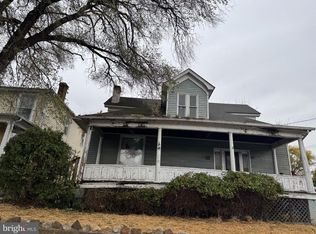 110 N Main St, Edinburg, VA 22824