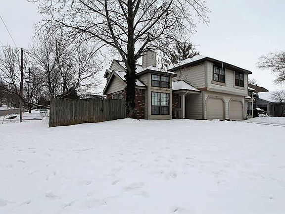 3rd image of 727 Wellington Ct