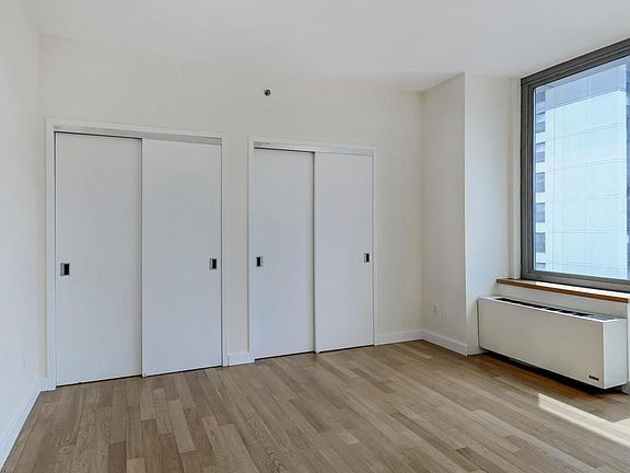 4th image of 225-227 W 60th St #15A