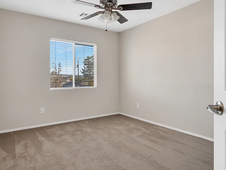 6423 Alderlyn Ave — Photo 14